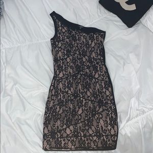 Mesh off the shoulder lace midi dress